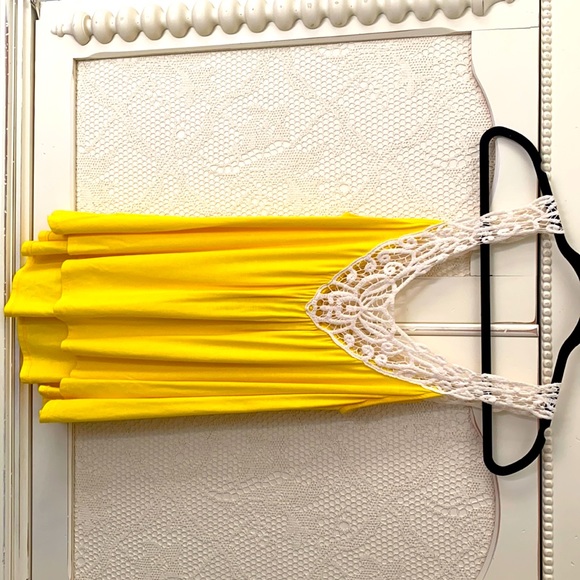 Adorable summer tank top! - Picture 1 of 2